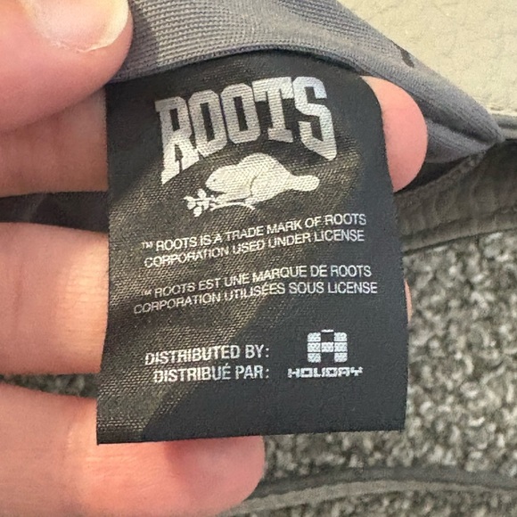 Roots Grey Bucket Crossbody Bag - Picture 13 of 13